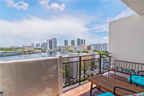 Copropriété à vendre à Hallandale Beach, Floride: 2 chambres, 111.48 m2 № 1271350 - photo 21