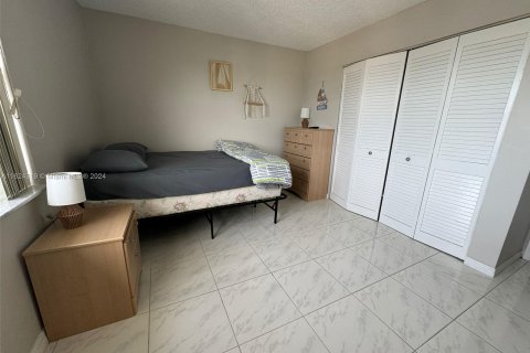 Copropriété à vendre à Hallandale Beach, Floride: 2 chambres, 111.48 m2 № 1271350 - photo 8