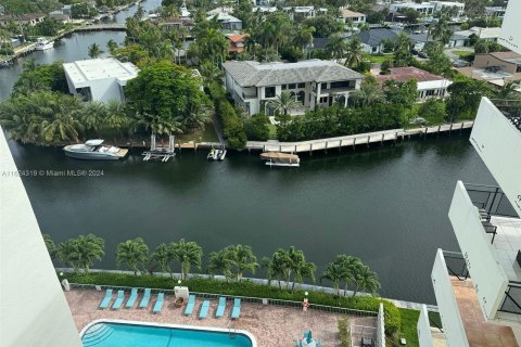 Copropriété à vendre à Hallandale Beach, Floride: 2 chambres, 111.48 m2 № 1271350 - photo 13