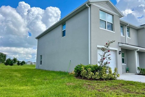 Townhouse in Saint Cloud, Florida 3 bedrooms, 134.89 sq.m. № 1347549 - photo 2