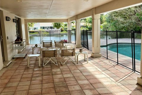 House in Hollywood, Florida 5 bedrooms, 419.73 sq.m. № 1044019 - photo 11