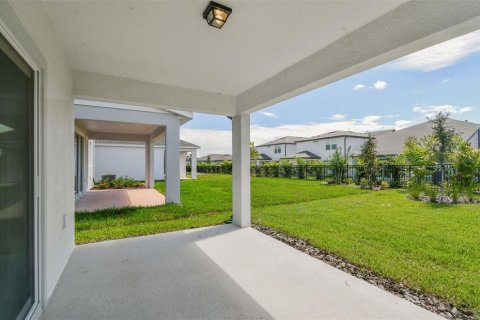 Villa ou maison à vendre à Zephyrhills, Floride: 5 chambres, 240.25 m2 № 1301625 - photo 21