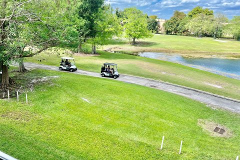 Condo in Tamarac, Florida, 2 bedrooms  № 1075795 - photo 20