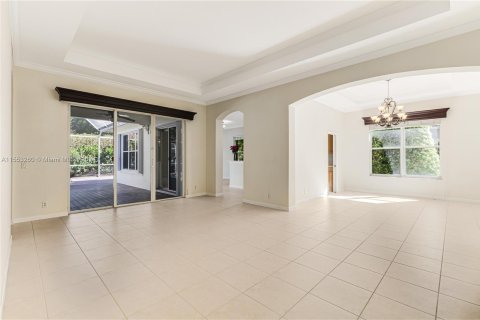 House in Weston, Florida 4 bedrooms, 231.51 sq.m. № 1074564 - photo 14