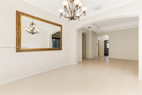House in Weston, Florida 4 bedrooms, 231.51 sq.m. № 1074564 - photo 19