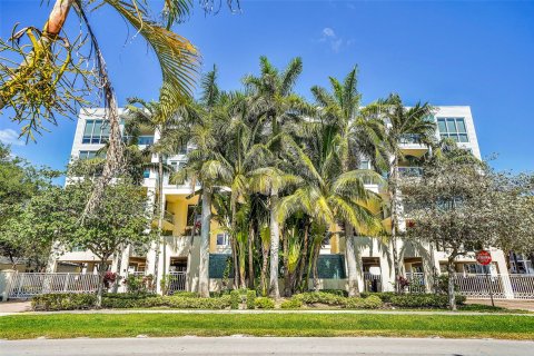 Copropriété à vendre à Deerfield Beach, Floride: 2 chambres, 129.78 m2 № 1074669 - photo 1