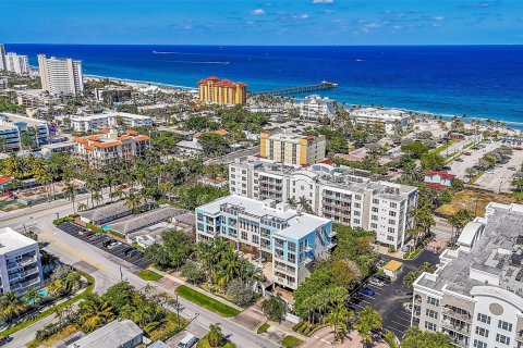 Condominio en venta en Deerfield Beach, Florida, 2 dormitorios, 129.78 m2 № 1074669 - foto 8