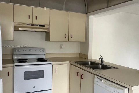 Купить кондоминиум в Майами, Флорида 2 спальни, 98.48м2, № 1380353 - фото 15