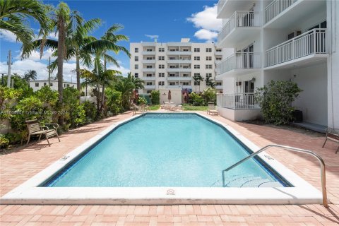 Copropriété à vendre à Fort Lauderdale, Floride: 2 chambres, 70.23 m2 № 1380192 - photo 25