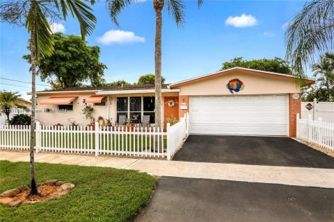 Villa ou maison à vendre à Dania Beach, Floride: 2 chambres, 106.19 m2 № 1227187 - photo 3