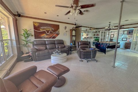 Villa ou maison à vendre à Dania Beach, Floride: 2 chambres, 106.19 m2 № 1227187 - photo 22