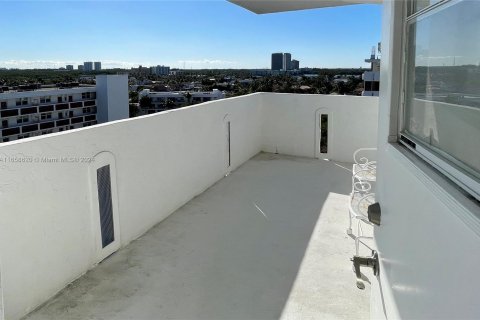 Copropriété à vendre à North Miami Beach, Floride: 3 chambres, 134.71 m2 № 1360802 - photo 19