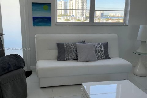 Copropriété à vendre à North Miami Beach, Floride: 3 chambres, 134.71 m2 № 1360802 - photo 14