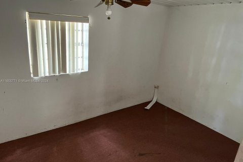 House in Miami, Florida 2 bedrooms, 102.75 sq.m. № 1360707 - photo 16