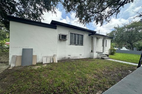 Casa en venta en Miami, Florida, 2 dormitorios, 102.75 m2 № 1360707 - foto 4