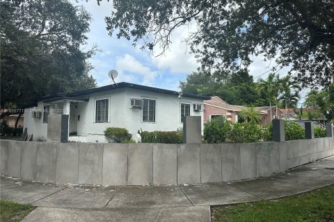 Villa ou maison à vendre à Miami, Floride: 2 chambres, 102.75 m2 № 1360707 - photo 5