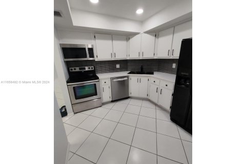 Condominio en venta en Lauderhill, Florida, 2 dormitorios, 111.48 m2 № 1360758 - foto 6