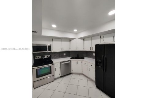 Copropriété à vendre à Lauderhill, Floride: 2 chambres, 111.48 m2 № 1360758 - photo 4