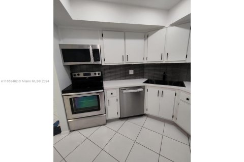 Copropriété à vendre à Lauderhill, Floride: 2 chambres, 111.48 m2 № 1360758 - photo 5