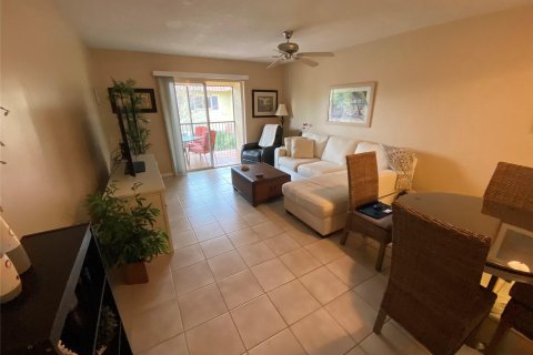 Copropriété à vendre à Pompano Beach, Floride: 1 chambre, 62.24 m2 № 1018245 - photo 3