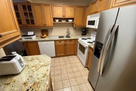 Condo in Pompano Beach, Florida, 1 bedroom  № 1018245 - photo 12