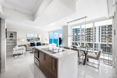 Condo in Miami Beach, Florida, 2 bedrooms  № 1384639 - photo 6