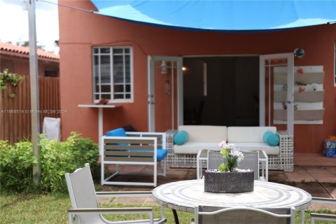 Casa en venta en Miami, Florida, 3 dormitorios, 187.66 m2 № 1384550 - foto 15