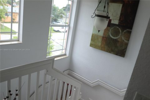 Casa en venta en Miami, Florida, 3 dormitorios, 187.66 m2 № 1384550 - foto 12