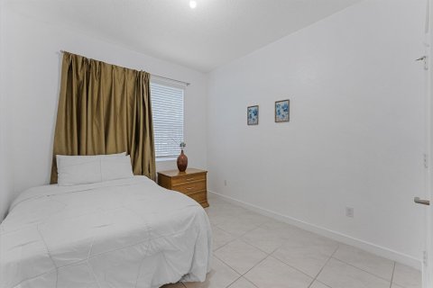 Casa en venta en West Palm Beach, Florida, 4 dormitorios, 158.86 m2 № 1059932 - foto 13