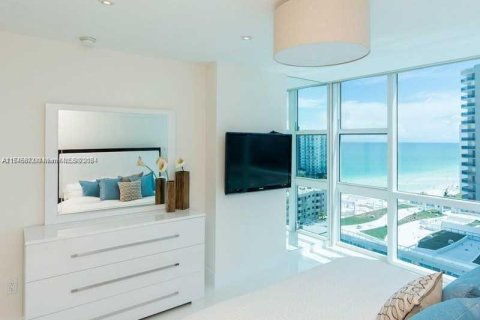 Copropriété à vendre à Miami Beach, Floride: 2 chambres, 102.47 m2 № 1050857 - photo 9