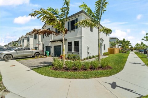 Townhouse in Homestead, Florida 4 bedrooms № 1050700 - photo 2