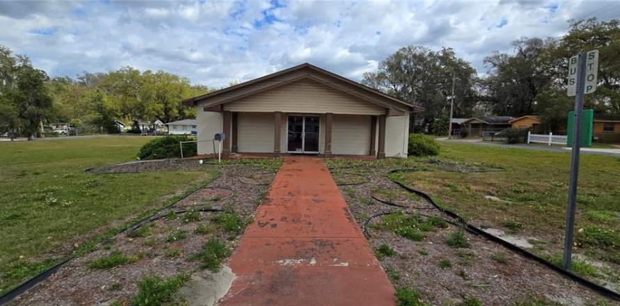 Commercial property in Lakeland, Florida 310.48 sq.m. № 1065982