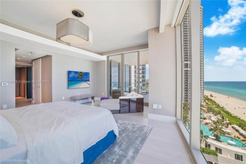 Condo in Sunny Isles Beach, Florida, 4 bedrooms  № 1306347 - photo 19