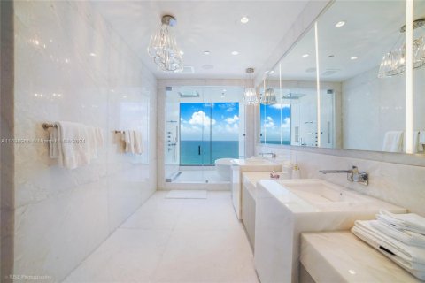 Condo in Sunny Isles Beach, Florida, 4 bedrooms  № 1306347 - photo 22