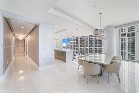 Condo in Sunny Isles Beach, Florida, 4 bedrooms  № 1306347 - photo 16