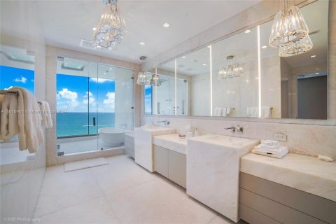 Condo in Sunny Isles Beach, Florida, 4 bedrooms  № 1306347 - photo 21