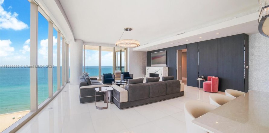 Condo in Sunny Isles Beach, Florida, 4 bedrooms  № 1306347