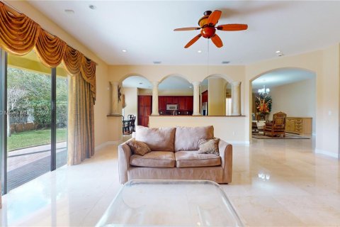 Villa ou maison à vendre à Cutler Bay, Floride: 5 chambres, 438.22 m2 № 1050578 - photo 18