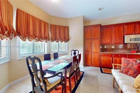 Villa ou maison à vendre à Cutler Bay, Floride: 5 chambres, 438.22 m2 № 1050578 - photo 15