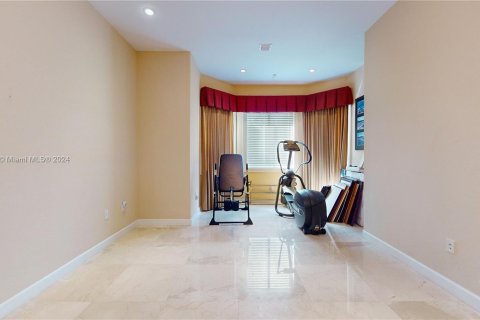 Villa ou maison à vendre à Cutler Bay, Floride: 5 chambres, 438.22 m2 № 1050578 - photo 21