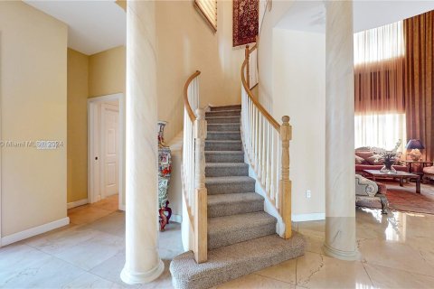 Villa ou maison à vendre à Cutler Bay, Floride: 5 chambres, 438.22 m2 № 1050578 - photo 24