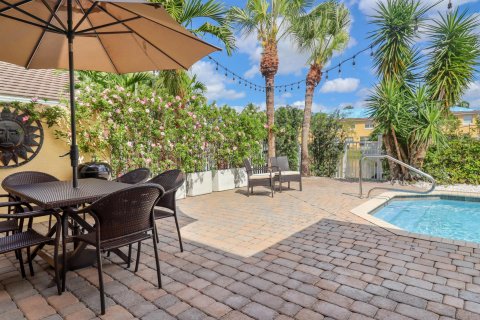 Villa ou maison à vendre à Royal Palm Beach, Floride: 4 chambres, 235.6 m2 № 1070374 - photo 1