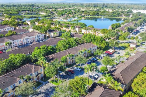 Townhouse in Homestead, Florida 3 bedrooms, 132.2 sq.m. № 1396015 - photo 15