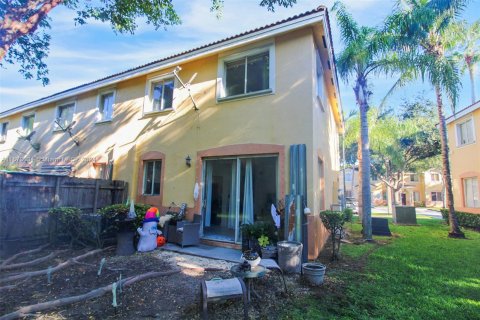 Townhouse in Homestead, Florida 3 bedrooms, 132.2 sq.m. № 1396015 - photo 14