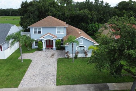 House in Kissimmee, Florida 4 bedrooms, 278.89 sq.m. № 1338183 - photo 1