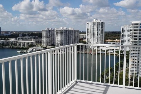 Copropriété à vendre à Aventura, Floride: 2 chambres, 157.28 m2 № 1017545 - photo 3