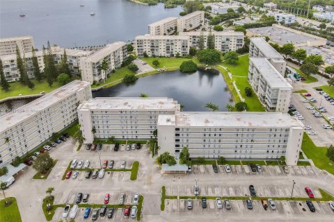 Copropriété à vendre à Aventura, Floride: 1 chambre, 71.35 m2 № 1035307 - photo 13