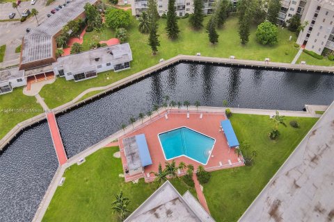 Copropriété à vendre à Aventura, Floride: 1 chambre, 71.35 m2 № 1035307 - photo 14