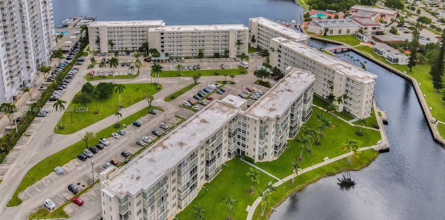 Condo in Aventura, Florida, 1 bedroom  № 1035307