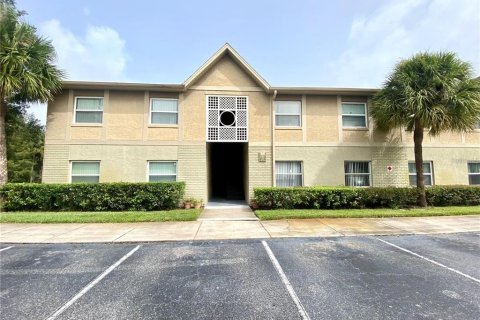 Condo in Orlando, Florida, 2 bedrooms  № 1395490 - photo 1